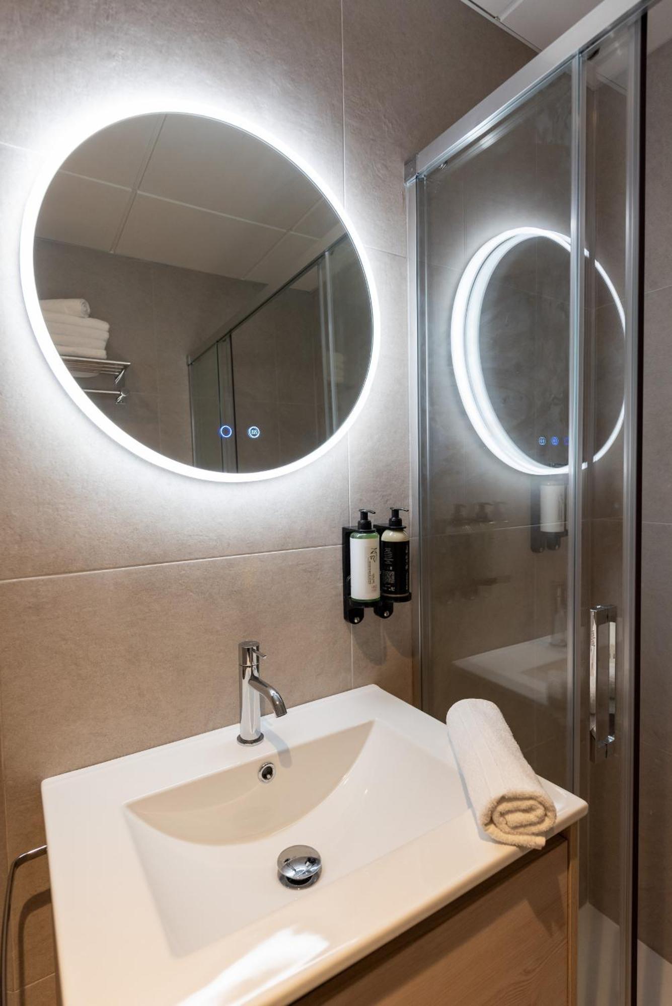 Arena Basic Apart otel Valensiya Dış mekan fotoğraf
